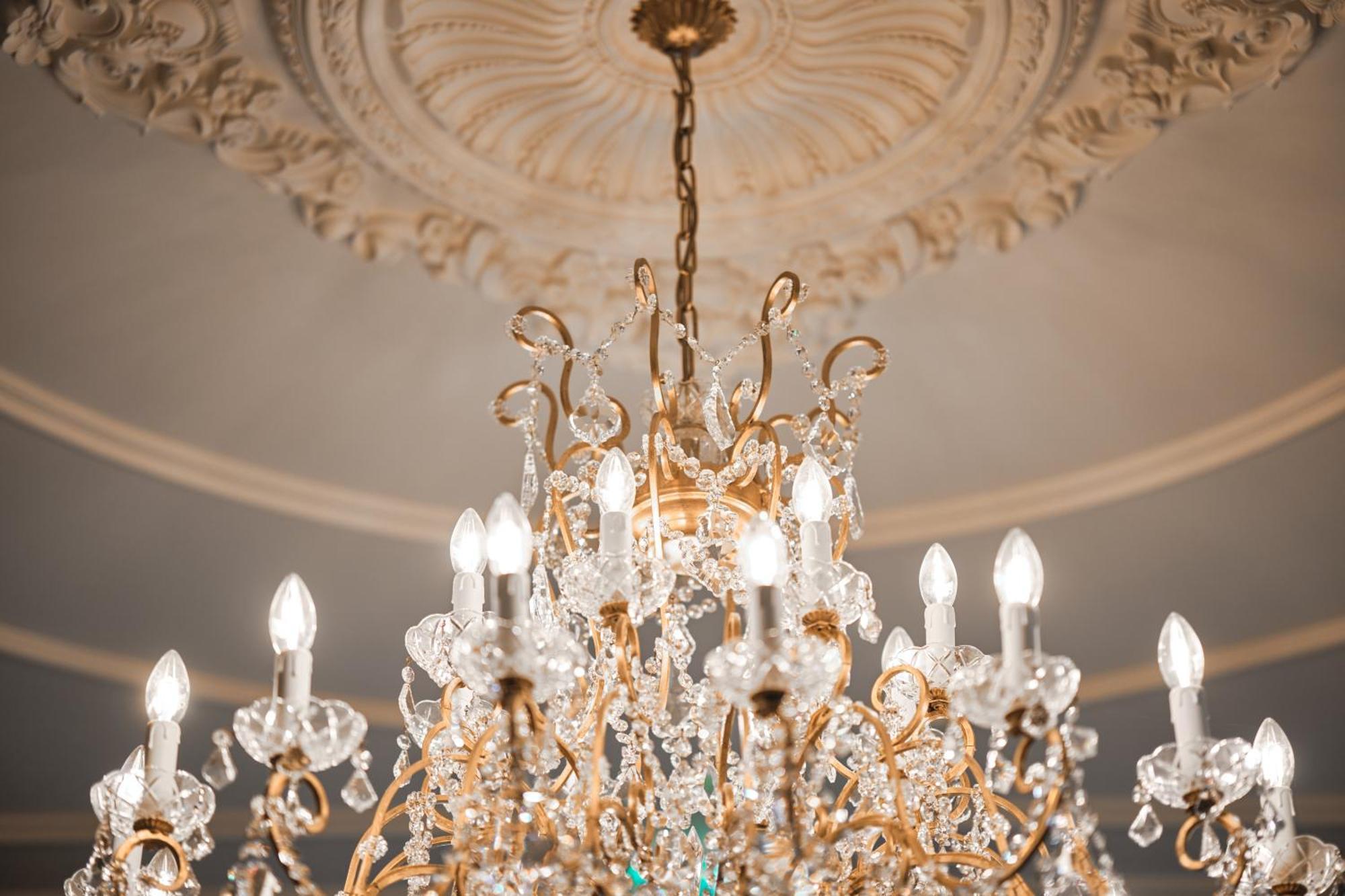 Ga Palace Hotel & Spa, A Xixth-Century Villa Porto Exterior photo A chandelier