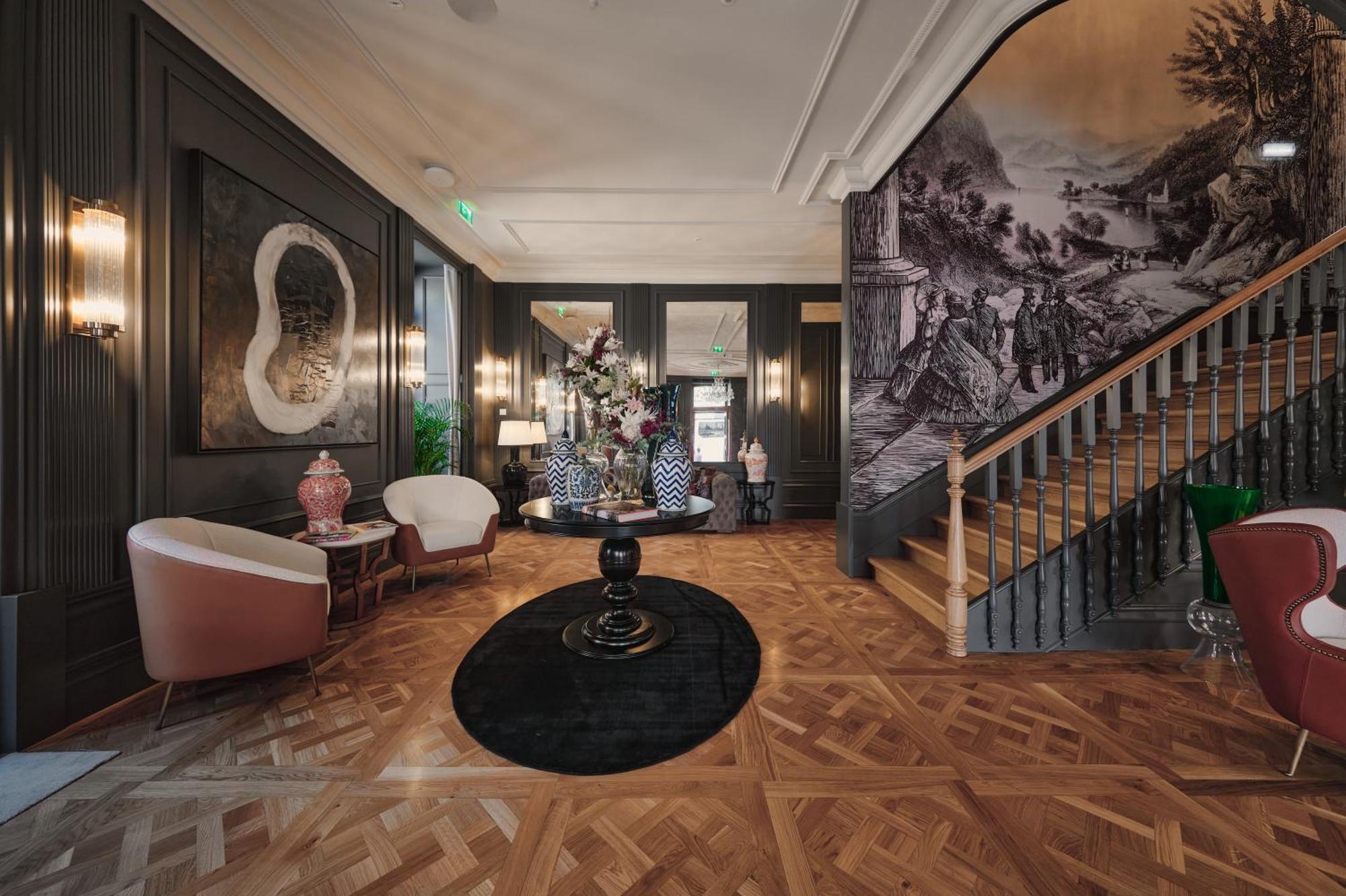 Ga Palace Hotel & Spa, A Xixth-Century Villa Porto Exterior photo The hotel's lobby