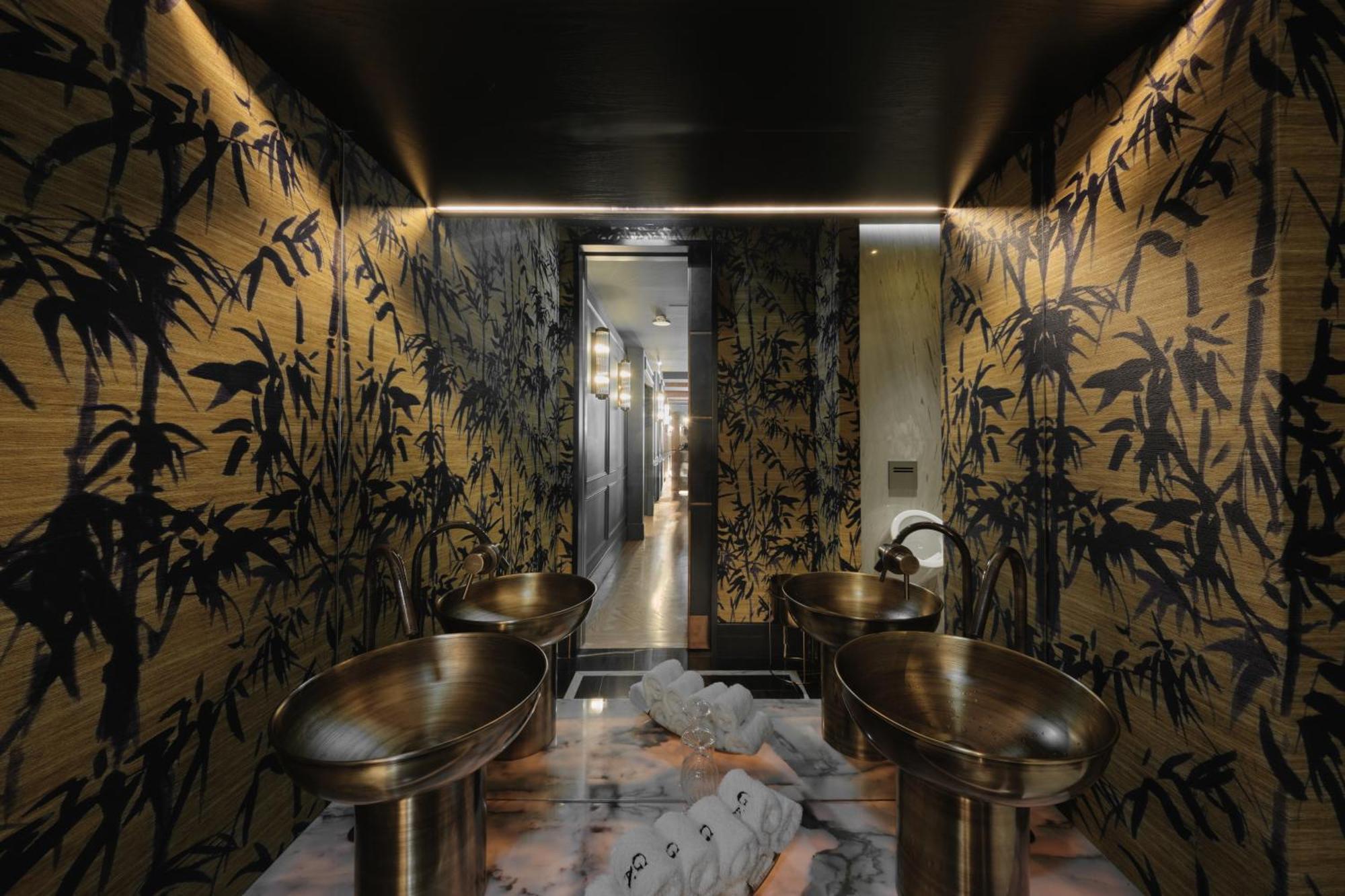 Ga Palace Hotel & Spa, A Xixth-Century Villa Porto Exterior photo Bathroom