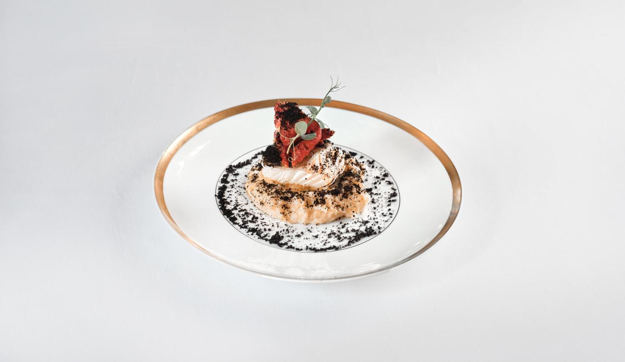 Ga Palace Hotel & Spa, A Xixth-Century Villa Porto Exterior photo A plate of chocolate parfait