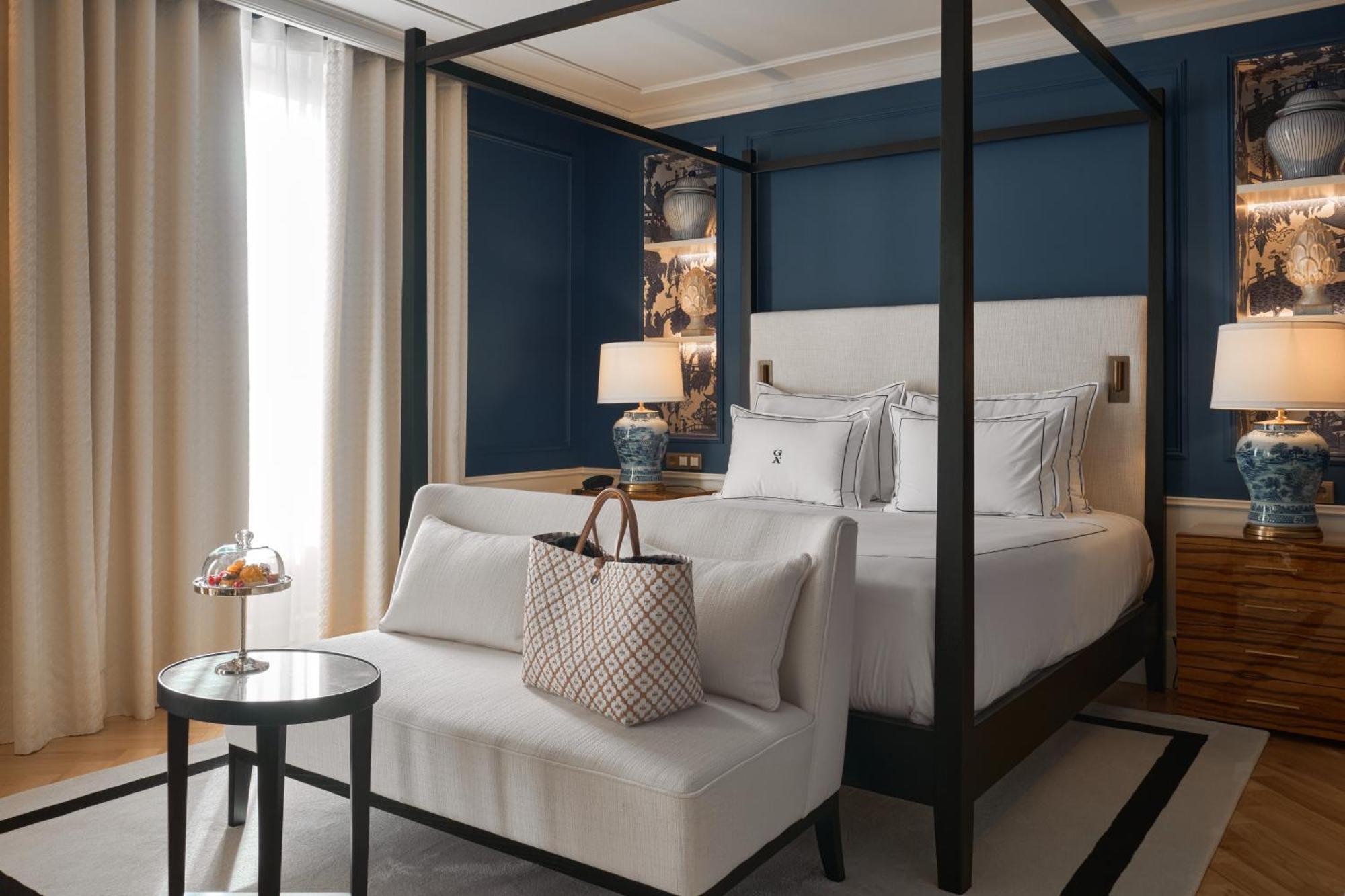 Ga Palace Hotel & Spa, A Xixth-Century Villa Porto Exterior photo A bedroom at the Hotel