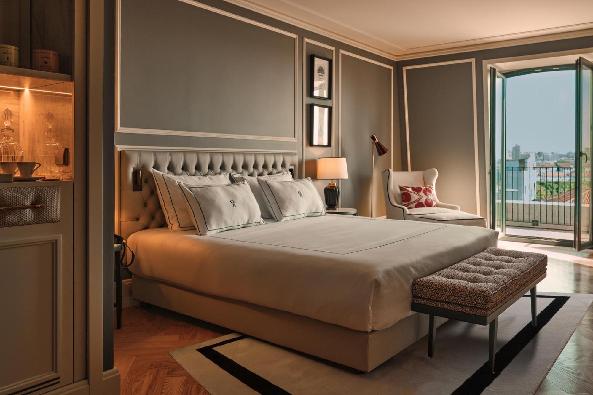 Ga Palace Hotel & Spa, A Xixth-Century Villa Porto Exterior photo A bedroom at the Mandarin Oriental, Barcelona